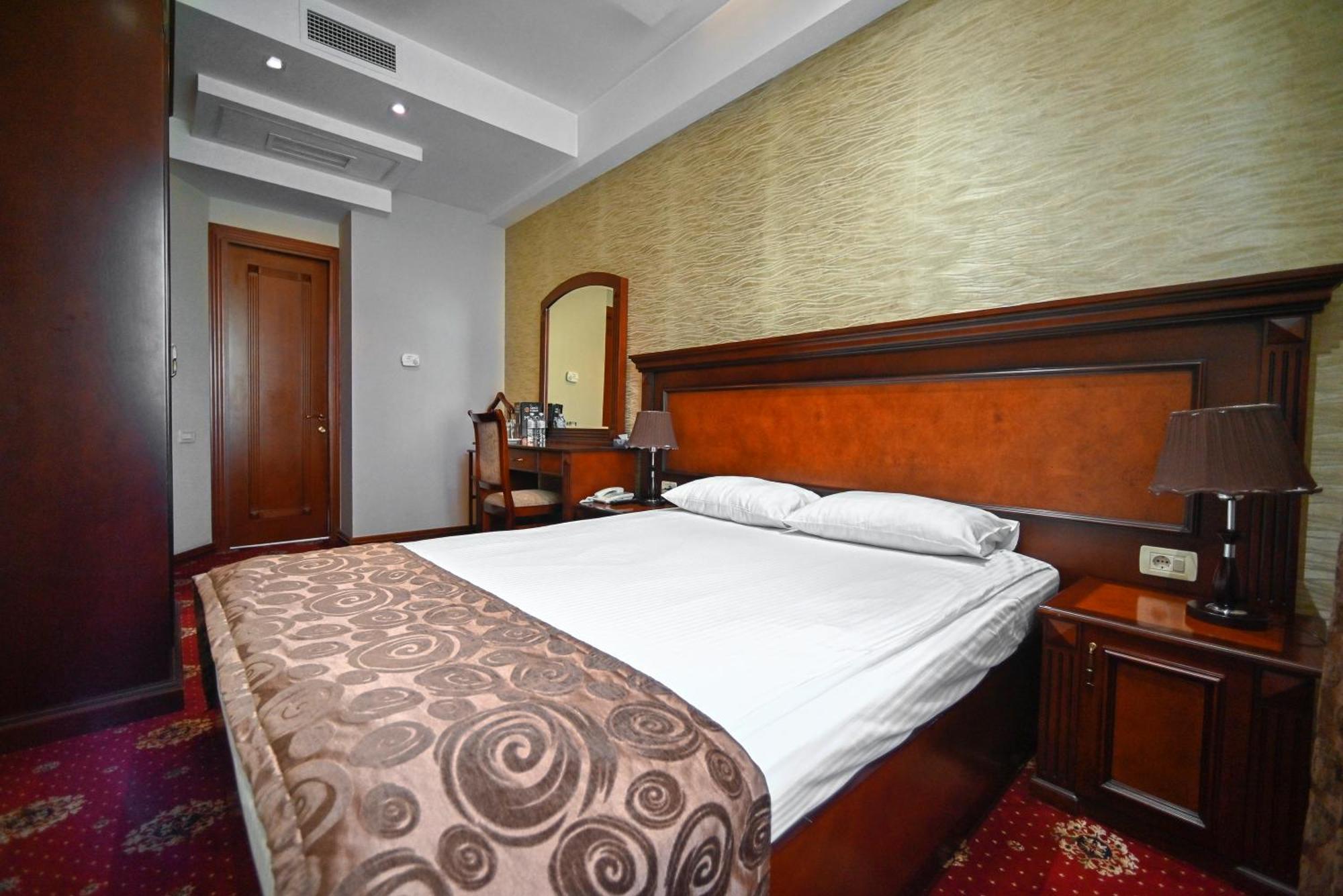 Spa Hotel Grace Forum Yerevan Bilik gambar